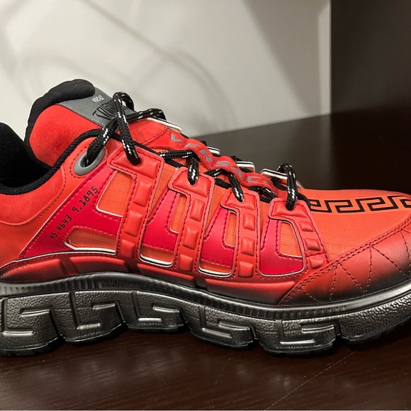 VERSACE TRIGRECA LOW -TOP SNEAKERS - Picture 9 of 10